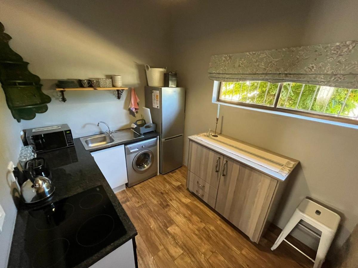 Stellenhaus Guest Cottage ステレンボッシュ エクステリア 写真